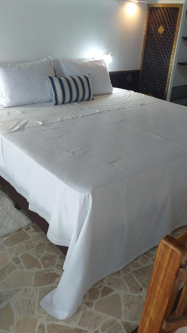 Czaritza Apart Hotel Бомбиняс Екстериор снимка